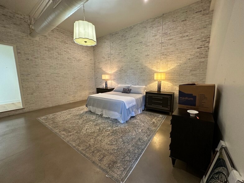 More Photos Of 4775 Memphis St, Dallas Light Distribution For Sale