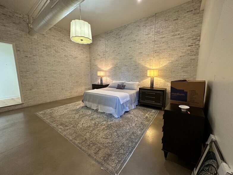 More Photos Of 4775 Memphis St, Dallas Light Distribution For Sale