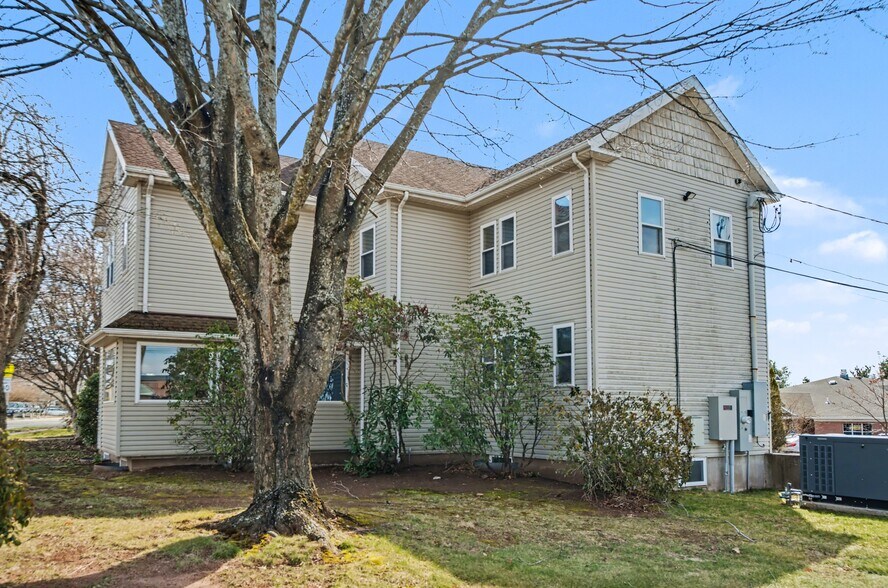 More Photos Of 155 Oak St, Glastonbury Medical For Sale