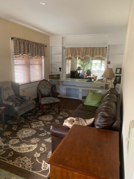 More Photos Of 222 Main St, Emmaus Medical For Sale