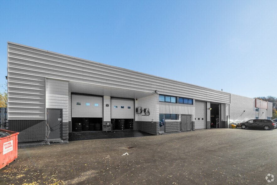 More Photos Of 425 Industrial Ave, Ottawa Auto Repair For Lease