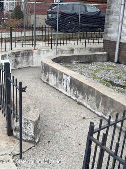 More Photos Of 2691 Hylan Blvd, Staten Island Medical For Lease