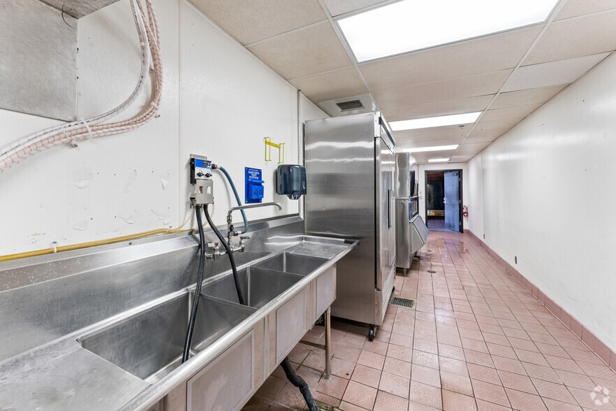 More Photos Of 1521 S Bradley Rd, Santa Maria Movie Theatre For Sale