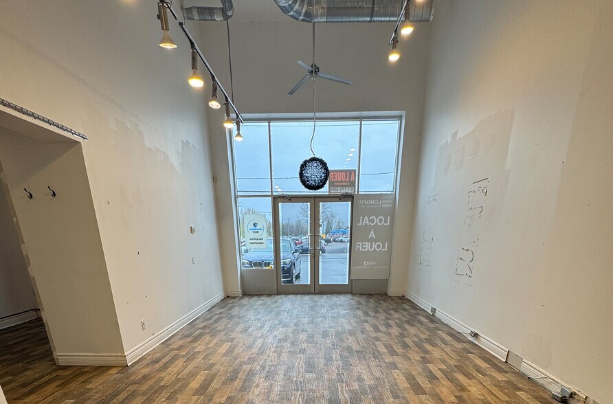 More Photos Of 231 Rue Notre-Dame, Berthierville General Retail For Lease
