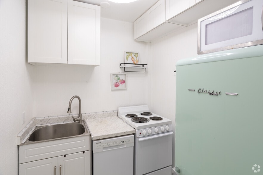 More Photos Of 760 Las Posas Rd, Camarillo Loft Creative Space For Sale