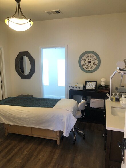 More Photos Of 668 E Redlands Blvd, Redlands Office For Sale