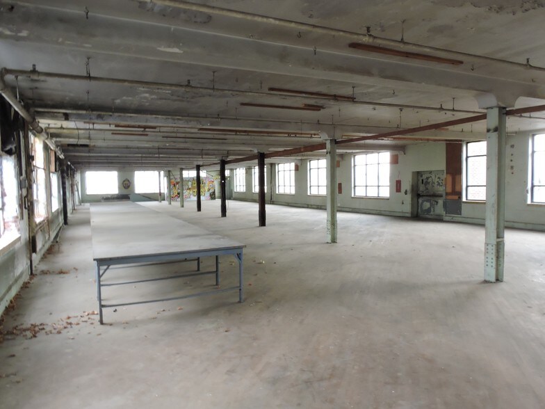 More Photos Of 301 Winchester Ave, Martinsburg Light Manufacturing For Sale