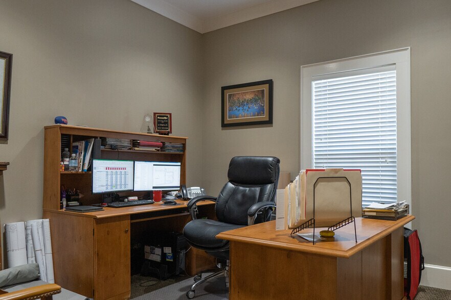 More Photos Of 40 Northtown Dr, Jackson Office Residential For Sale