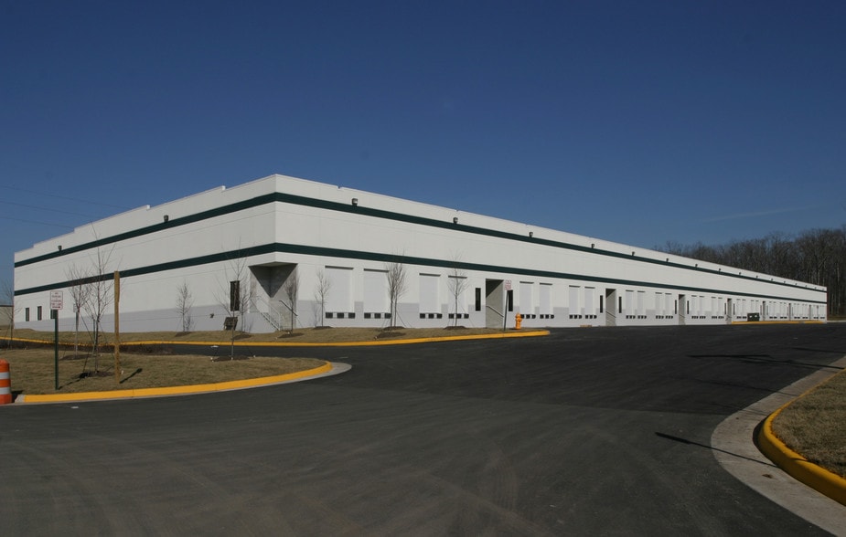 More Photos Of 7457-7501 Mason King Ct, Manassas Warehouse For Lease