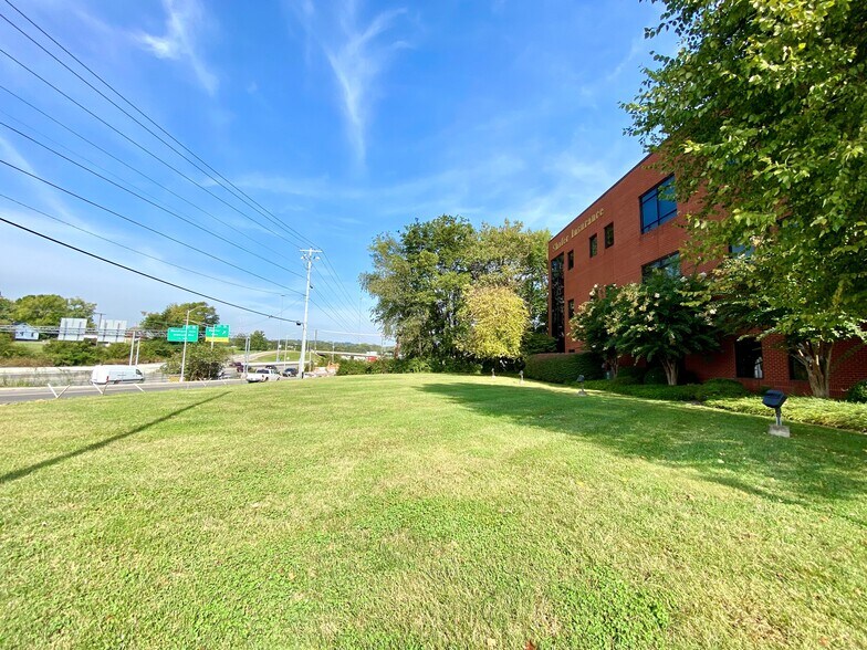 More Photos Of 1100 Marion St, Knoxville Office For Lease