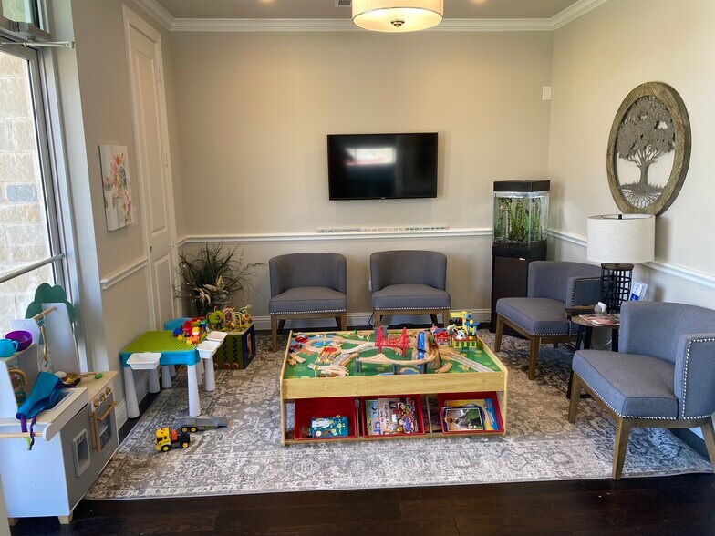 More Photos Of 333 E Bethany Dr, Allen Office For Sale