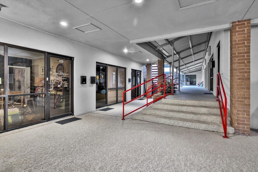 More Photos Of 3421 W Davis St, Conroe Medical For Lease