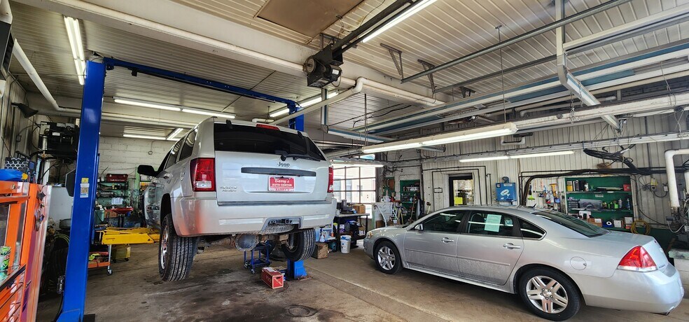 More Photos Of 4579 Lake Rd S, Brockport Auto Dealership For Lease