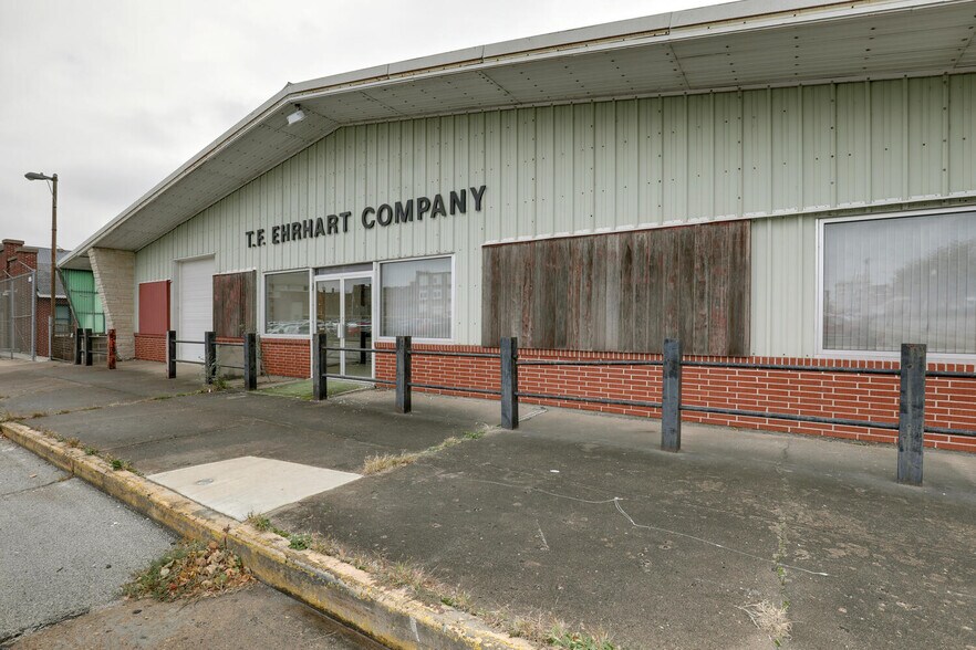 More Photos Of 600 York St, Quincy Industrial For Sale