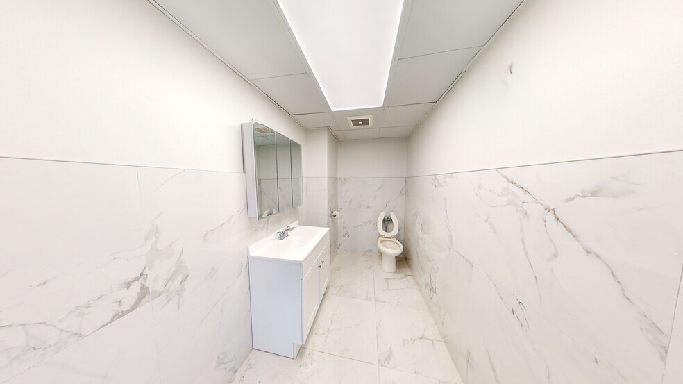 More Photos Of 3044 Coney Island Ave, Brooklyn Medical For Lease