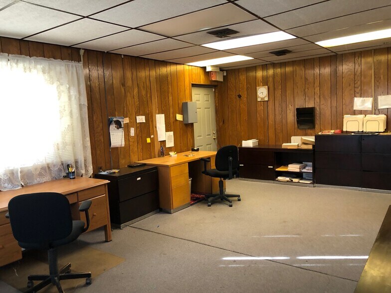More Photos Of 800 Kennedy Blvd, Somerdale Distribution For Lease