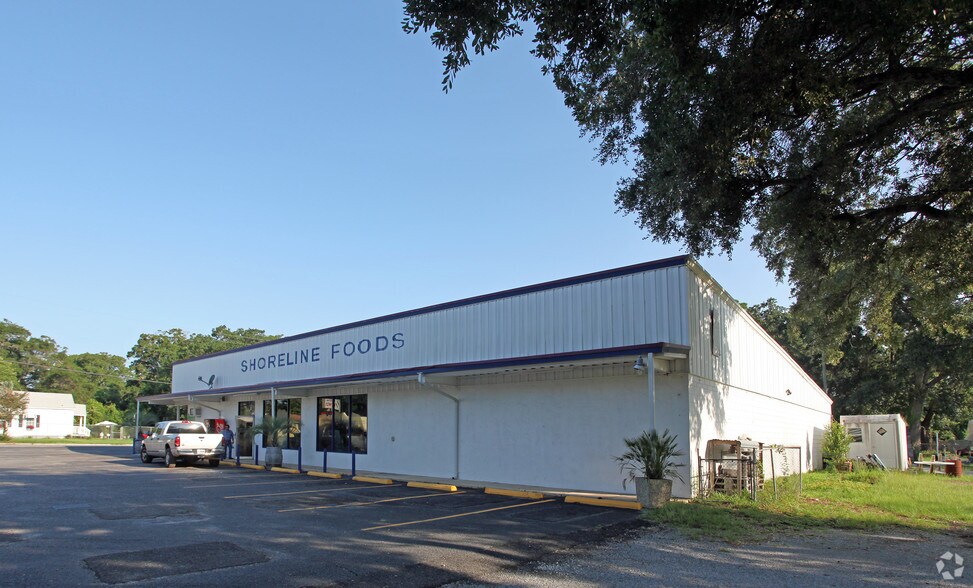 More Photos Of 1180 Main St, Pensacola Freestanding For Lease