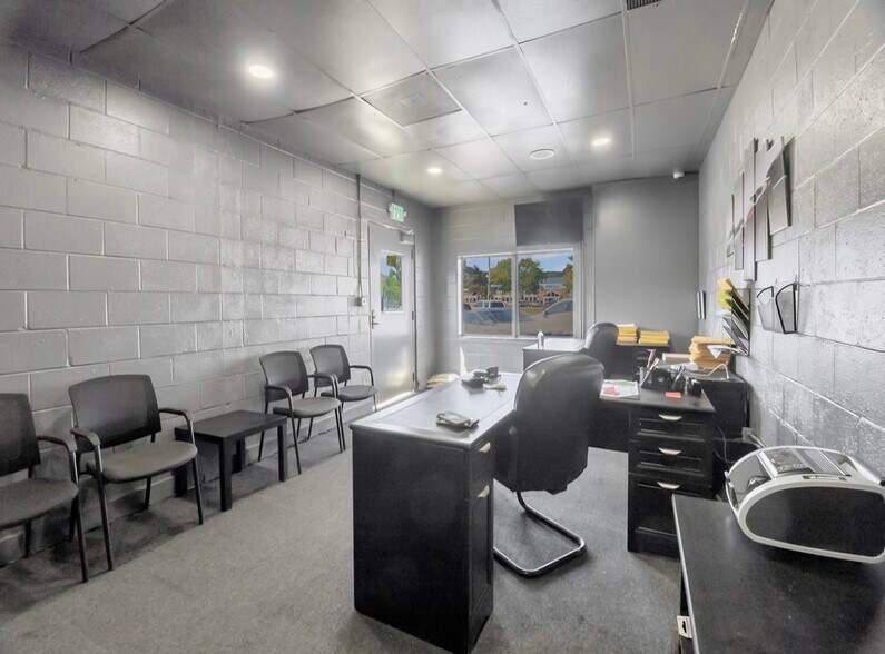 More Photos Of 7765-7775 W 8 Mile Rd, Detroit Storefront Retail Office For Lease