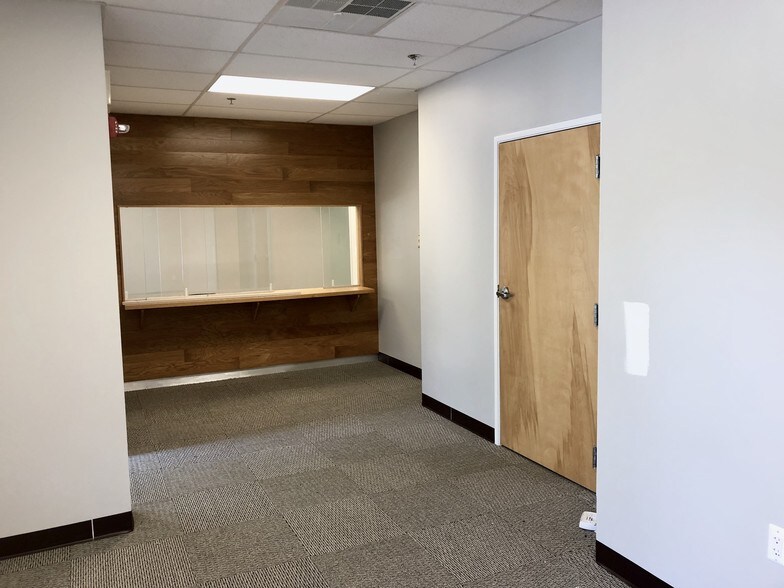 More Photos Of 1255 Whitehorse Mercerville Rd, Hamilton Unknown For Lease