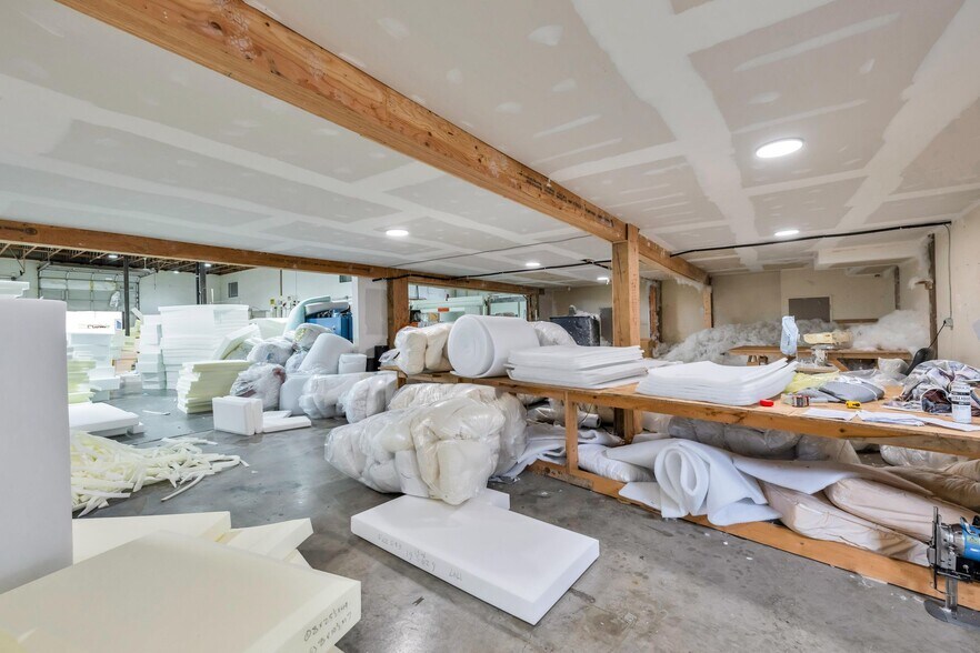 More Photos Of 6455 64 St, Delta Manufacturing For Sale