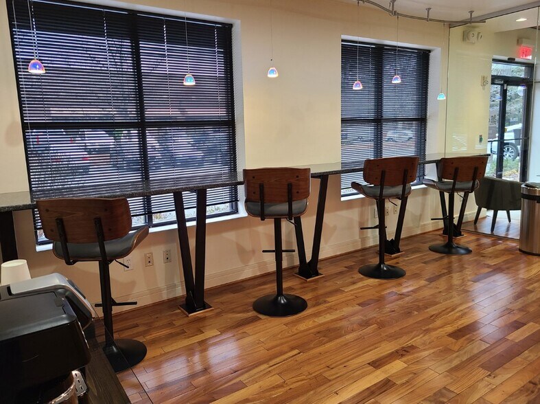 More Photos Of 1880 W Oak Pky, Marietta Loft Creative Space For Lease