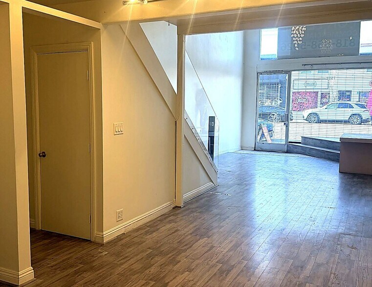 More Photos Of 7552 Melrose Ave, Los Angeles Storefront For Lease