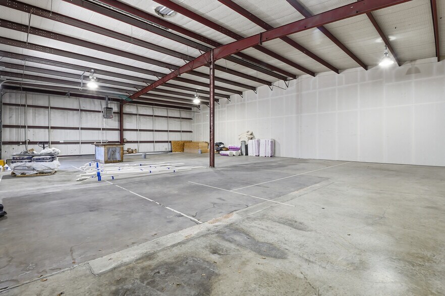 More Photos Of 5342 5th St, Katy Freestanding For Lease
