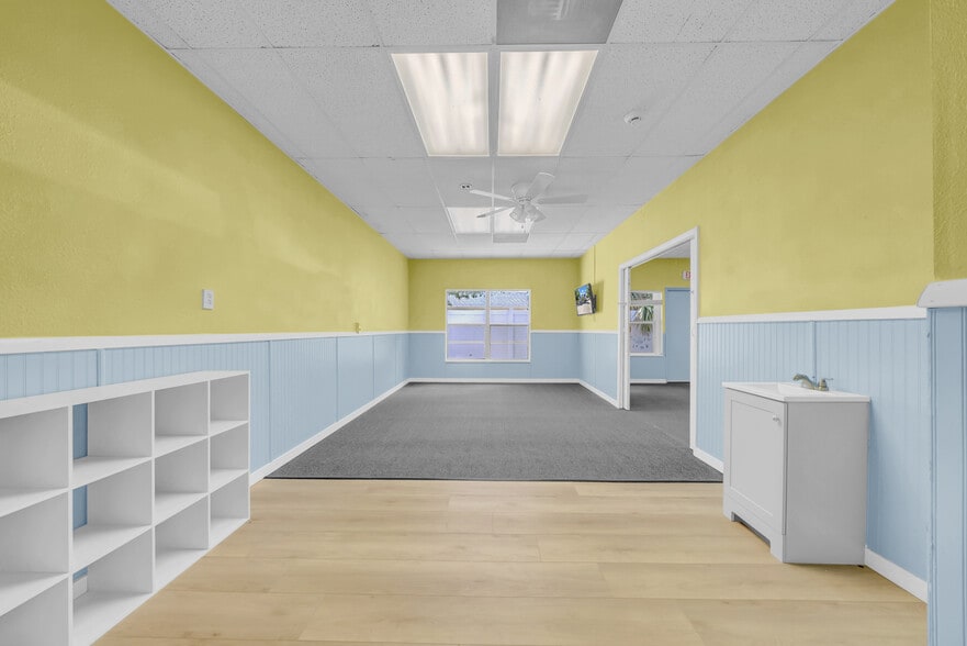 More Photos Of 1419 Sunset Point Rd, Clearwater Office For Sale