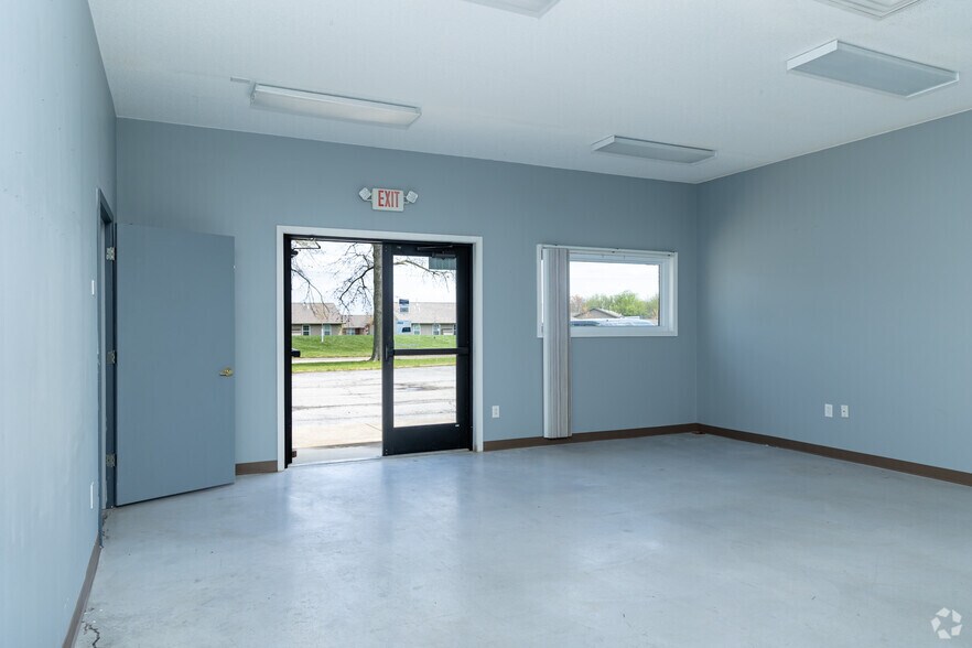 More Photos Of 5801 Old Collinsville Rd, Fairview Heights General Retail For Lease