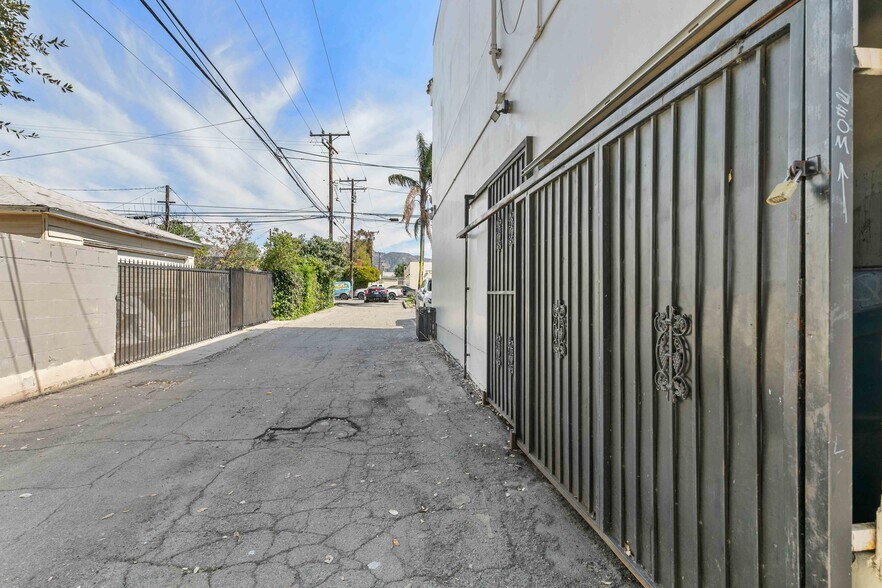 More Photos Of 1108 5th St, San Fernando Storefront Retail Office For Sale