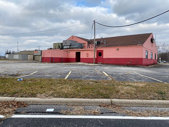 More Photos Of 3535 S Main St, Elkhart Restaurant For Sale
