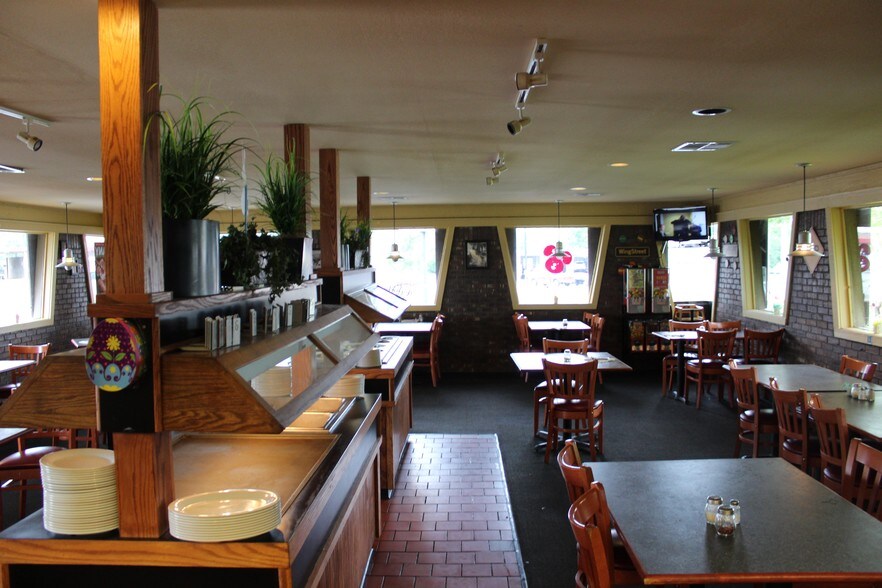 More Photos Of 3021 Eastend Dr, Humboldt Freestanding For Lease