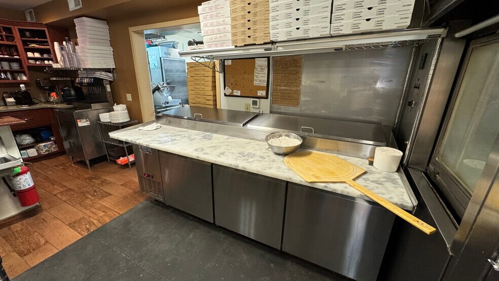 More Photos Of 550 S Main St, Nazareth General Retail For Sale