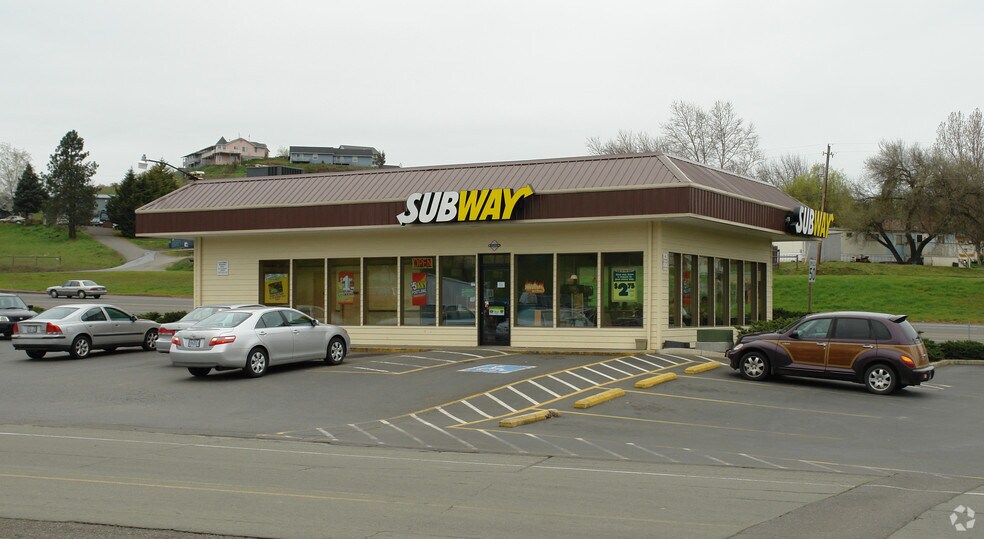 Primary Photo Of 4872 Grange Rd, Roseburg Fast Food For Lease