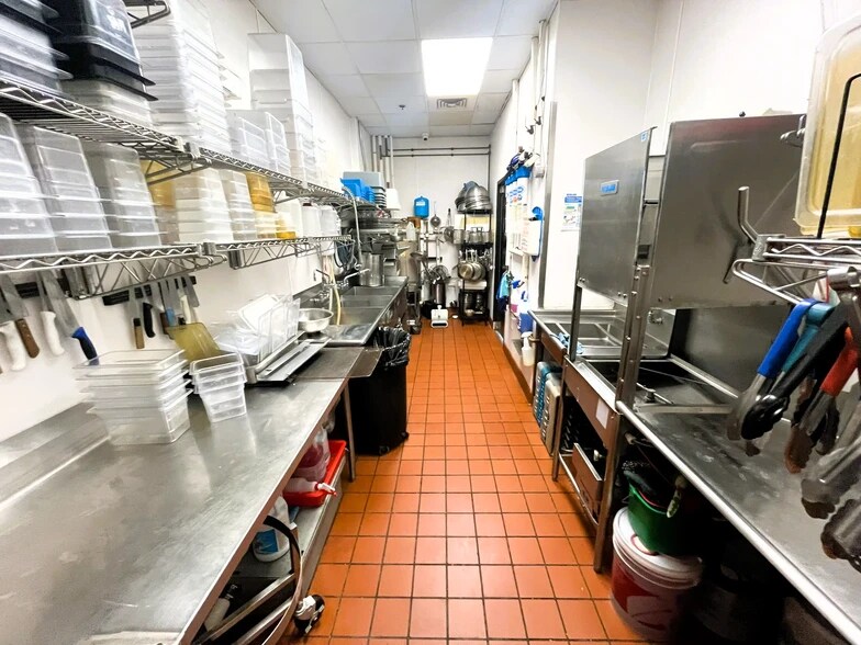 More Photos Of 20 Allen Ave, Webster Groves Office For Lease