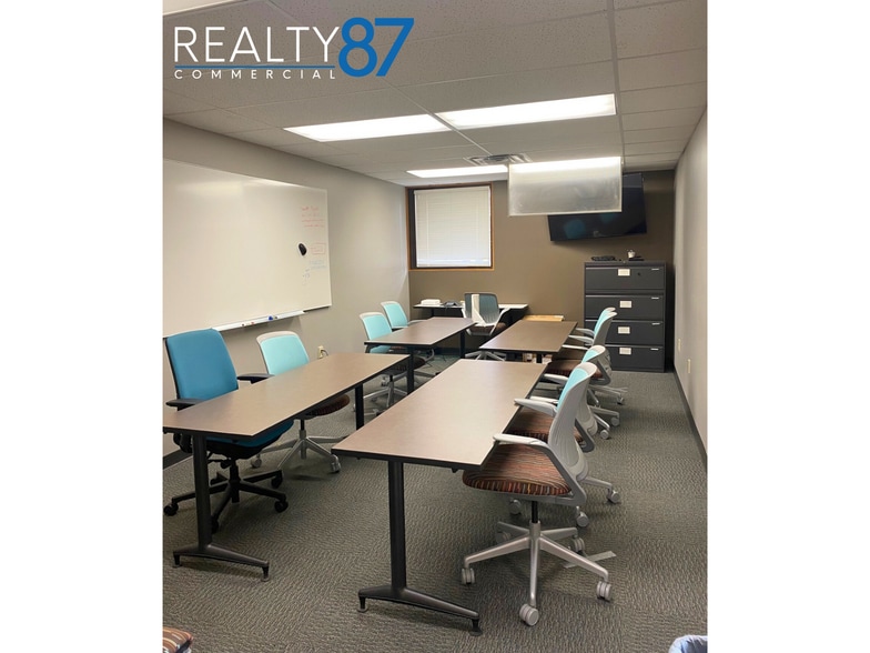 More Photos Of 3601 42nd St NE, Cedar Rapids Medical For Sale