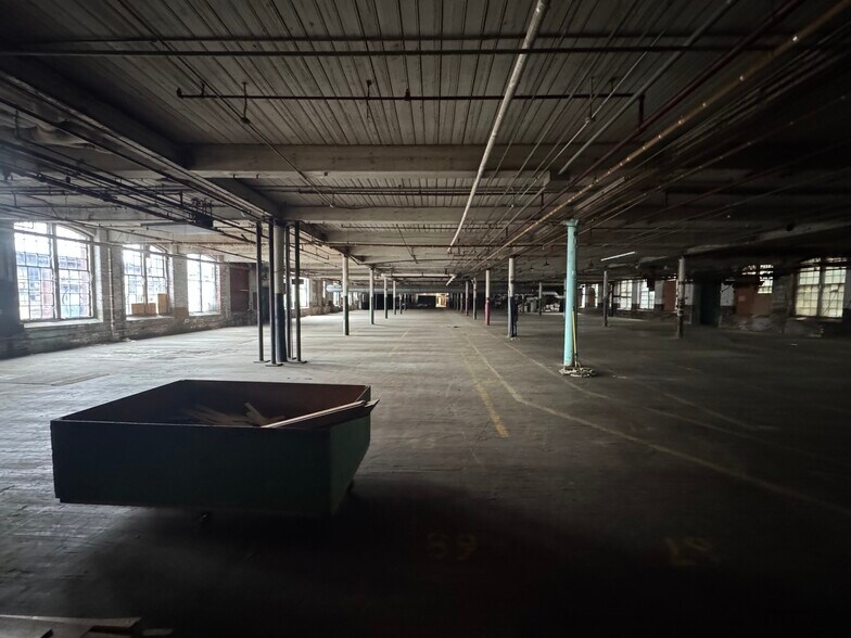 Primary Photo Of 76 Community Ave, Plainfield Manufacturing For Lease