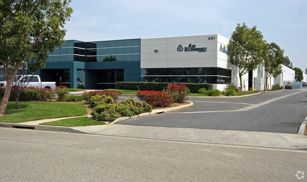 More Photos Of 291 Bonnie Ln, Corona Unknown For Lease