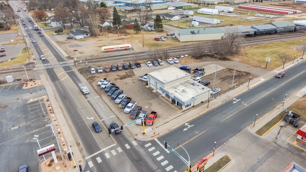 More Photos Of 309 1st Ave E, Cambridge Auto Dealership For Sale
