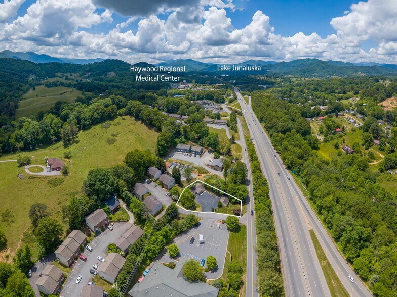 More Photos Of 20-24 Park Terrace Dr, Clyde Office Residential For Sale