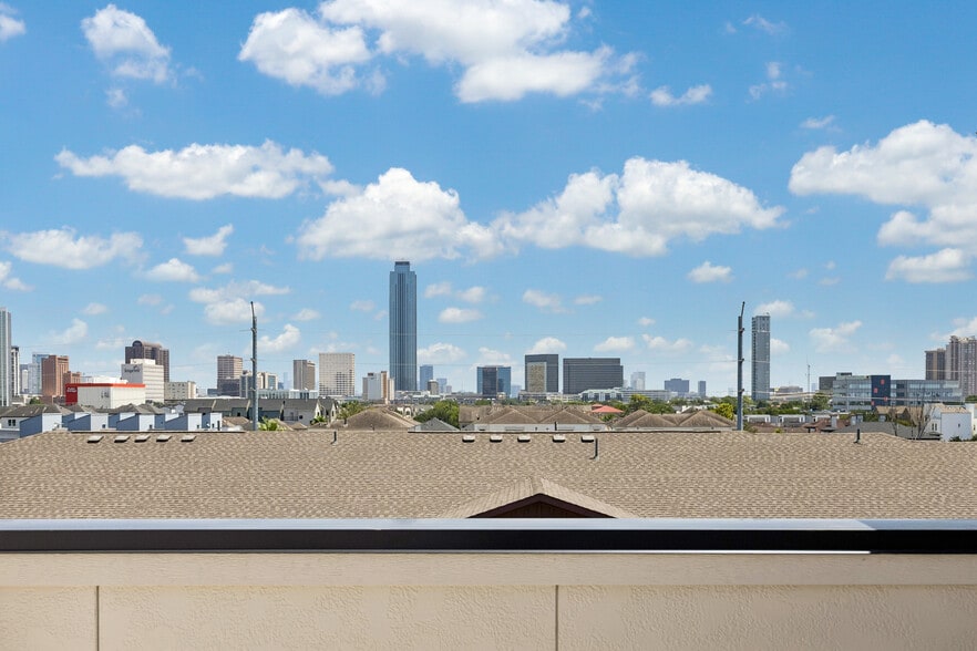 More Photos Of 5821 Winsome Ln, Houston Apartments For Sale