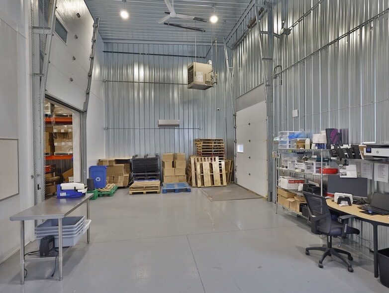 More Photos Of 333 Ch Brosseau, Cowansville Industrial For Lease