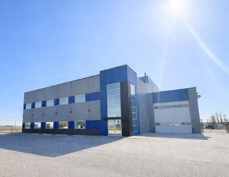 More Photos Of 5968 36 St E, Calmar Warehouse For Sale