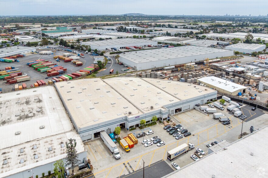 More Photos Of 2660-2668 E Del Amo Blvd, Carson Warehouse For Lease