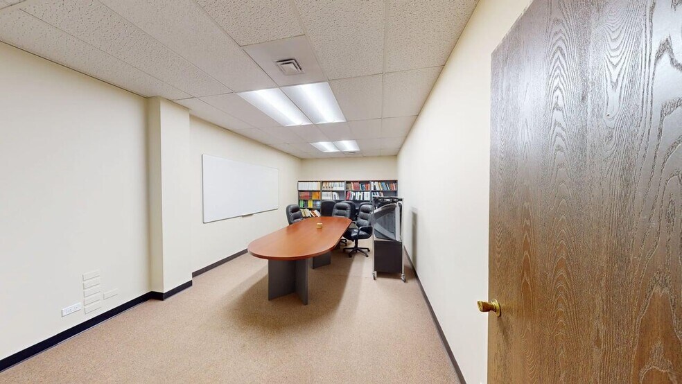 More Photos Of 1235 E Davis, Arlington Heights Office For Lease