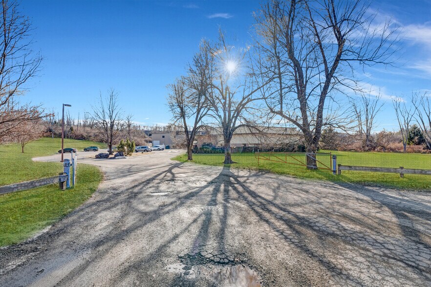 More Photos Of 248 Brighton Rd, Andover Warehouse For Sale