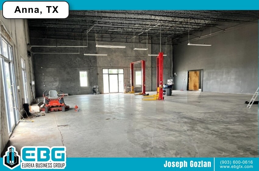 More Photos Of 708 E Houston St, Anna Warehouse For Lease