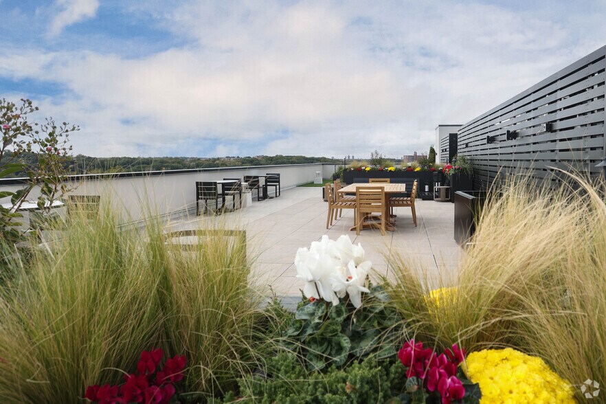 More Photos Of 241-15 Northern Blvd, Flushing Apartments For Lease