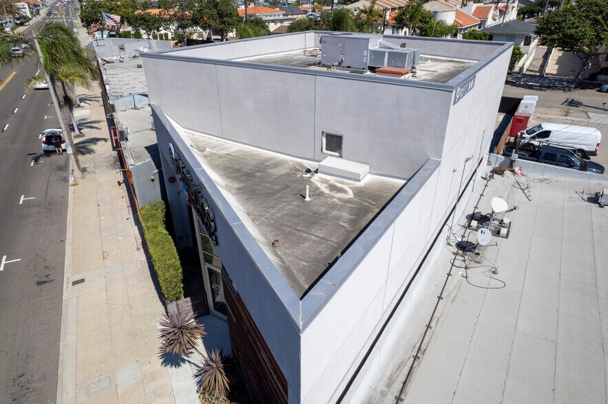 More Photos Of 512 N Pacific Coast Hwy, Redondo Beach Freestanding For Sale