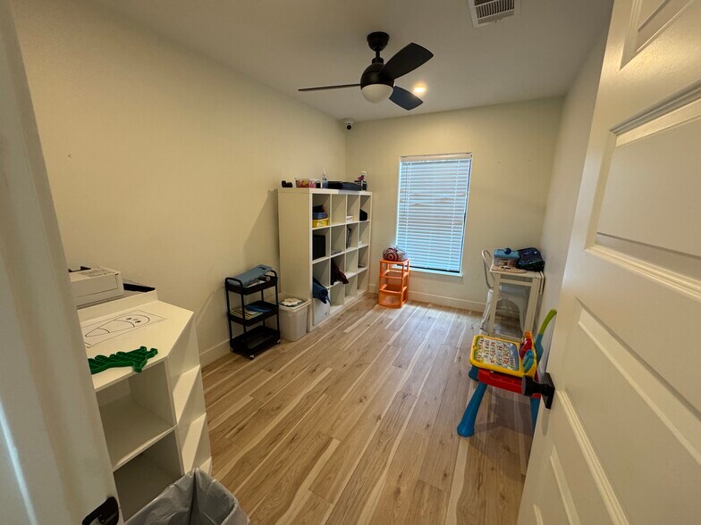 More Photos Of 8911 West Ln, Magnolia Office For Sale